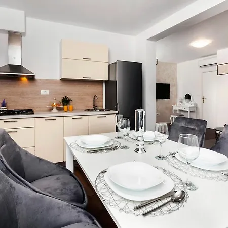 Deluxe Apartments A&A Rovinj Exterior photo