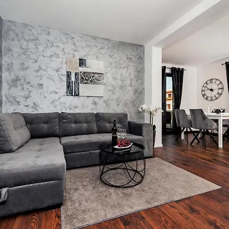 Deluxe Apartments A&A Rovinj Exterior photo