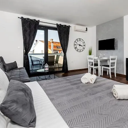 Deluxe Apartments A&A Rovinj Exterior photo
