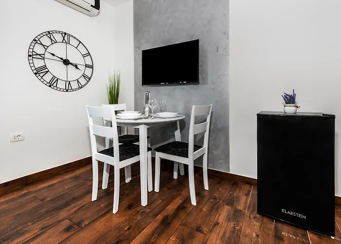 Deluxe Apartments A&A
