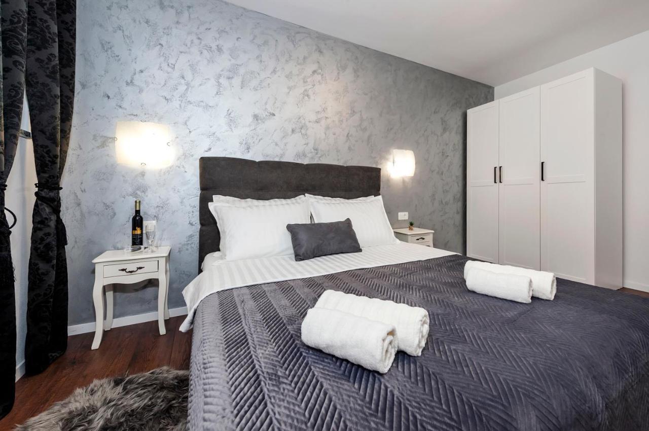 Deluxe A&a Apartma
